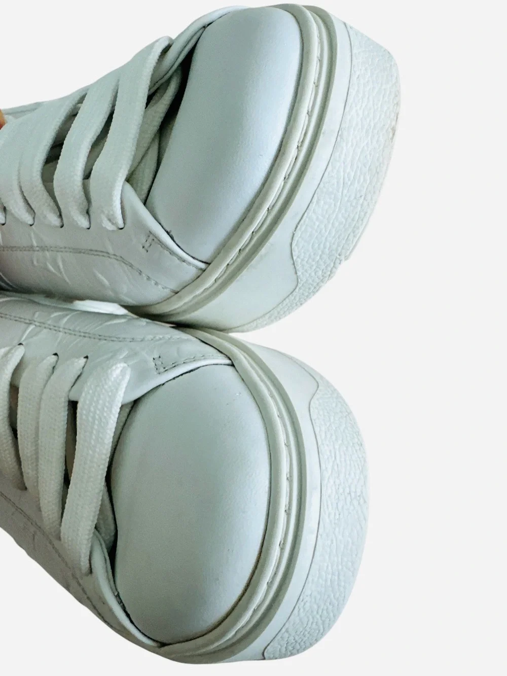 LOUIS VUITTON Women’s Lambskin Embossed Monogram Time Out Sneakers 38 White